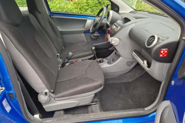 Toyota Aygo (2011) thumbnail 5