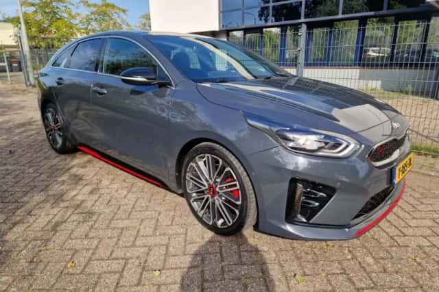 Kia ProCeed (2019) thumbnail 2