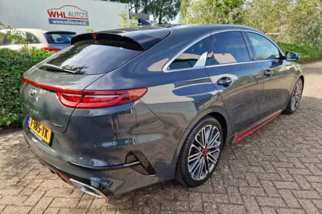 Kia ProCeed (2019) thumbnail 4