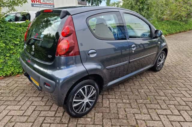 Peugeot 107 (2012) thumbnail 2