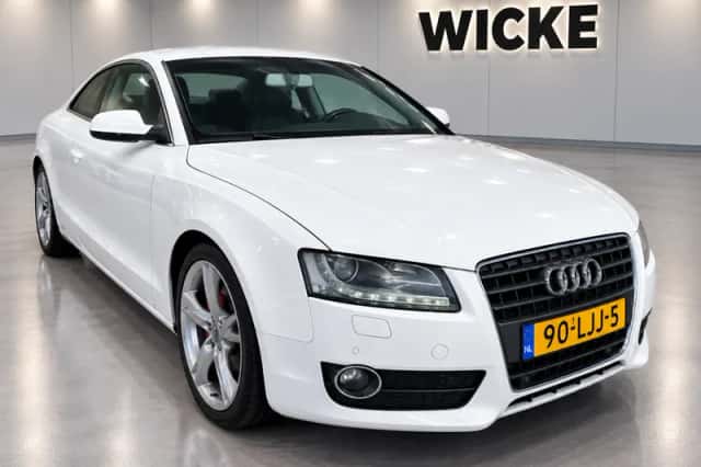 Audi A5 (2010) thumbnail 2