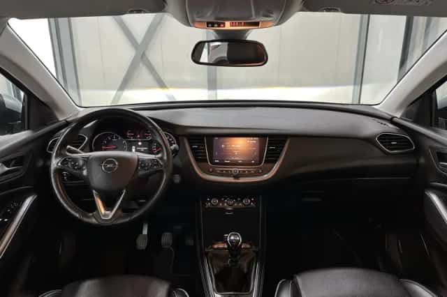Opel Grandland X (2017) thumbnail 2