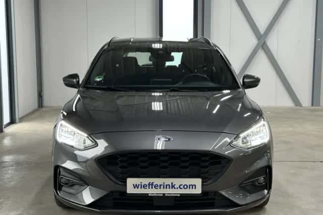 Ford Focus (2022) thumbnail 5