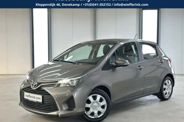 Toyota Yaris (2014) thumbnail 1