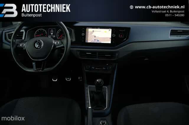 Volkswagen Polo (2021) thumbnail 2