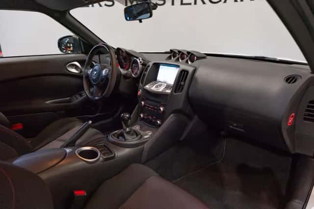 Nissan 370Z (2014) thumbnail 6