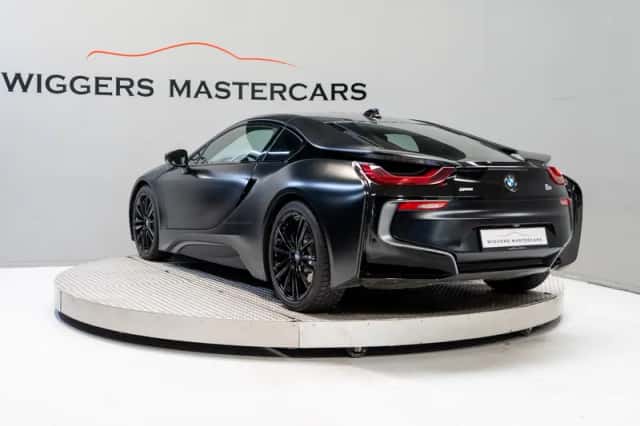 BMW i8 (2017) thumbnail 3