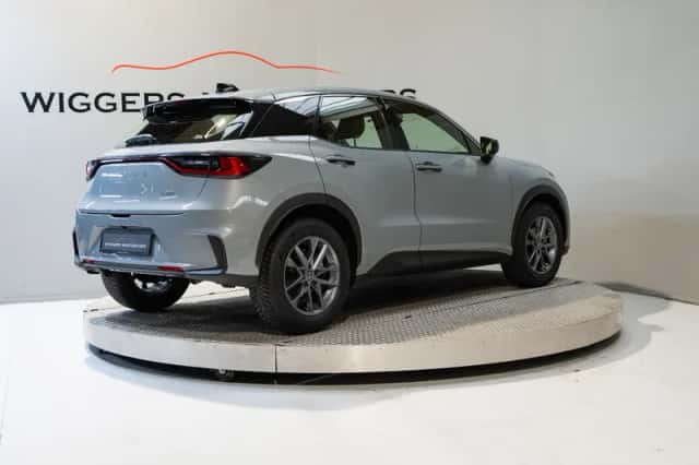 Lexus LBX (2025) thumbnail 3