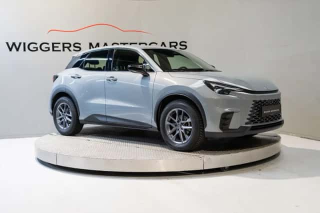 Lexus LBX (2025) thumbnail 5