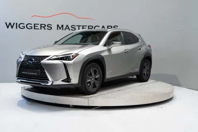 Lexus UX (2019) thumbnail 1