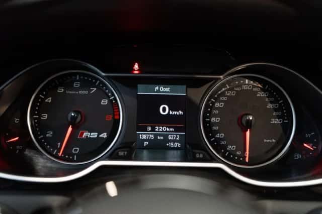 Audi RS 4 (2013) thumbnail 3