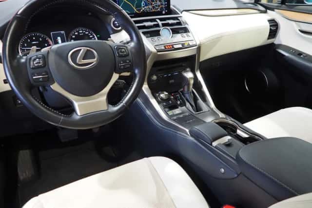 Lexus NX (2020) thumbnail 2