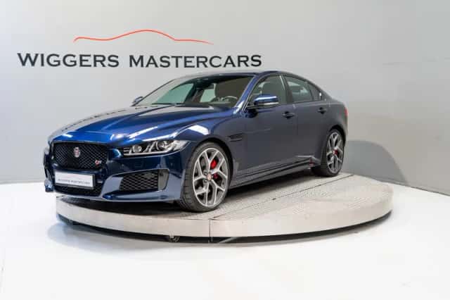 Jaguar XE (2015) thumbnail 1