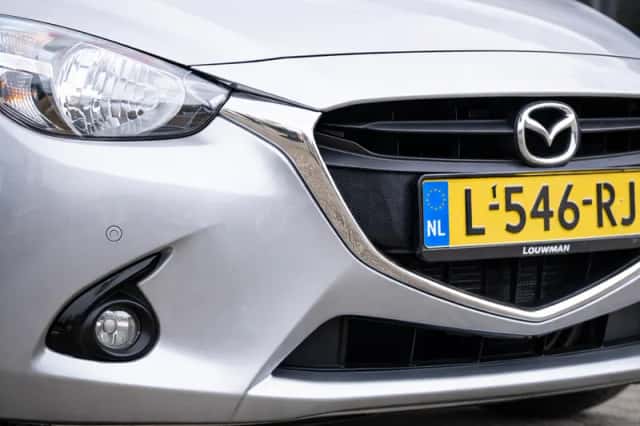Mazda 2 (2015) thumbnail 3