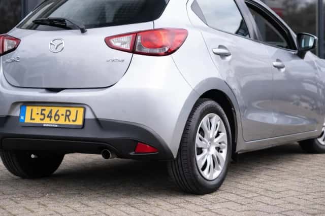 Mazda 2 (2015) thumbnail 4