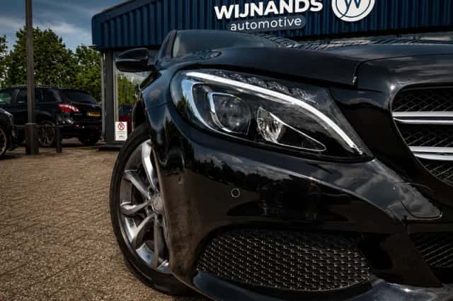 Mercedes-Benz C-Klasse (2016) thumbnail 3