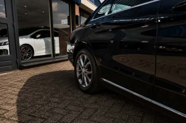 Mercedes-Benz C-Klasse (2016) thumbnail 5