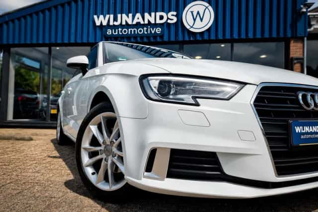 Audi A3 (2017) thumbnail 3