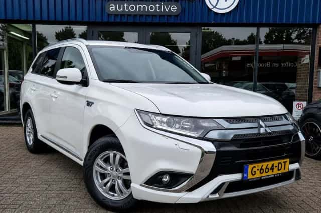 Mitsubishi Outlander (2019) thumbnail 1