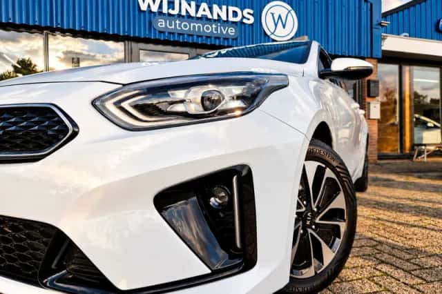 Kia Ceed (2021) thumbnail 3