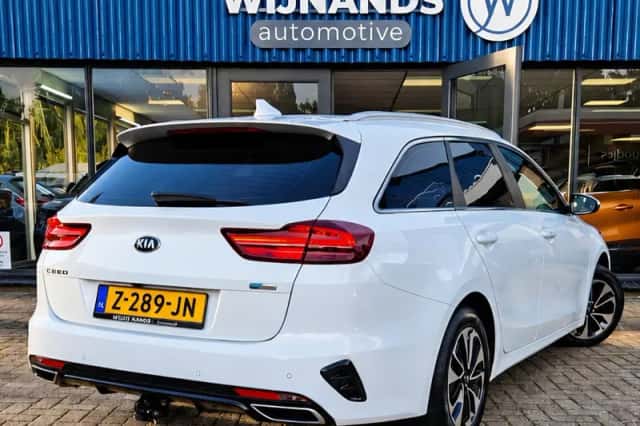 Kia Ceed (2021) thumbnail 4