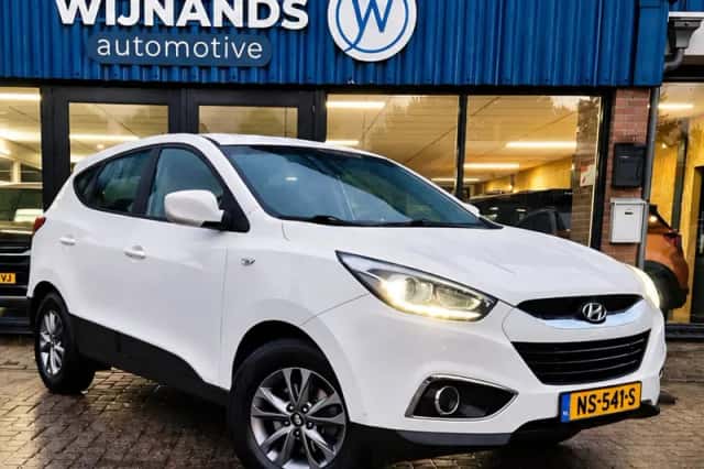 Hyundai ix35 (2015) thumbnail 1