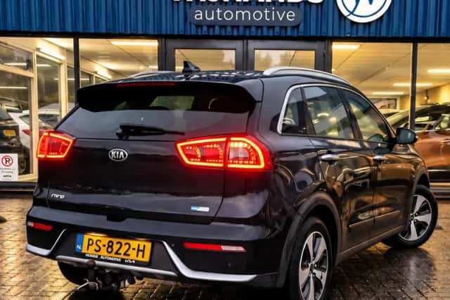 Kia Niro (2017) thumbnail 3