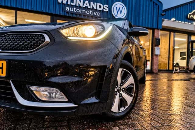 Kia Niro (2017) thumbnail 6