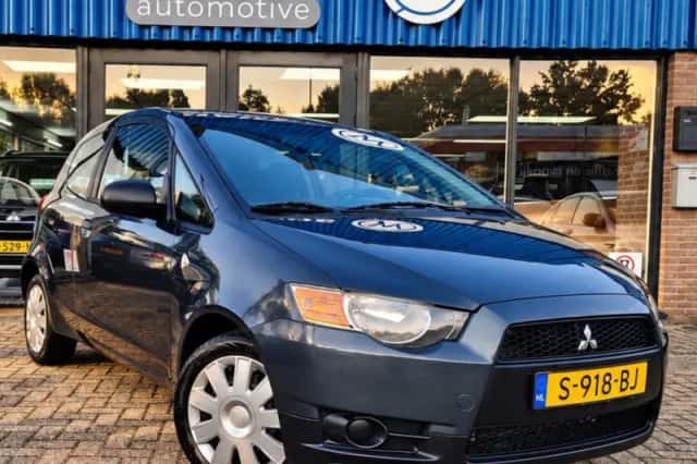 Mitsubishi Colt (2010) thumbnail 1