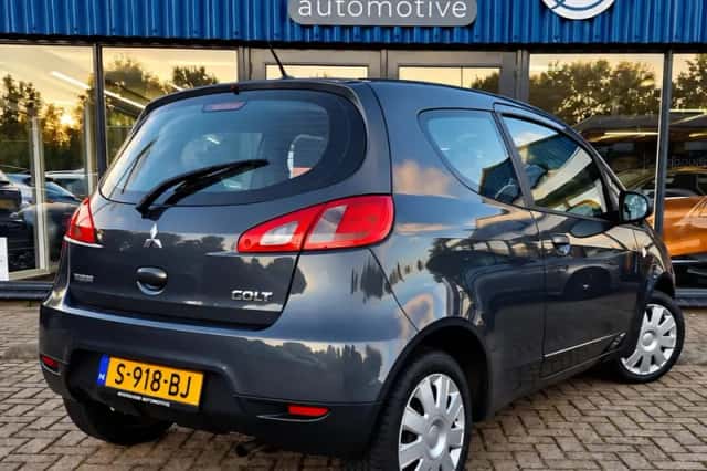 Mitsubishi Colt (2010) thumbnail 5