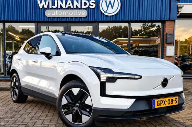 Volvo EX30 (2024) thumbnail 1