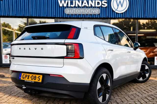 Volvo EX30 (2024) thumbnail 3