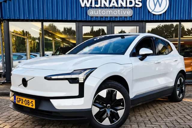 Volvo EX30 (2024) thumbnail 4