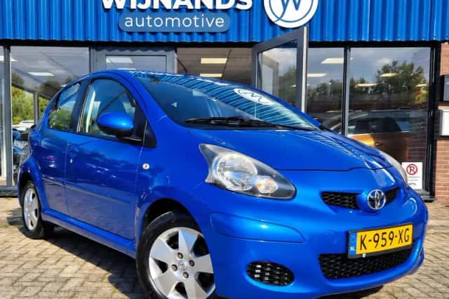 Toyota Aygo (2010) thumbnail 1