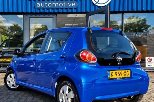 Toyota Aygo (2010) thumbnail 4