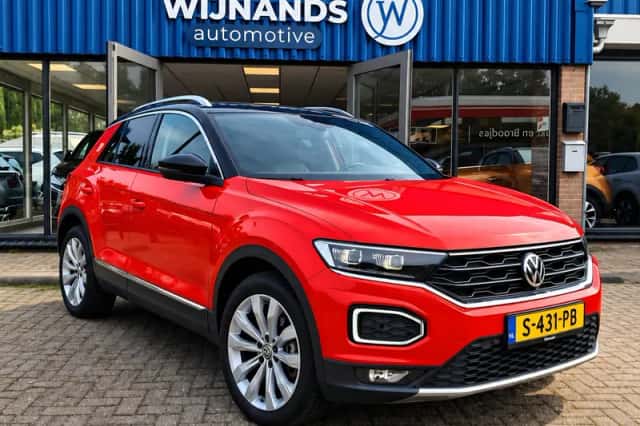 Volkswagen T-Roc (2018) thumbnail 1
