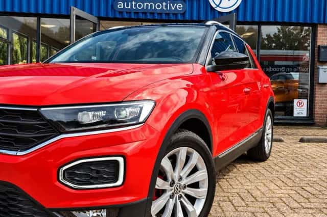 Volkswagen T-Roc (2018) thumbnail 5