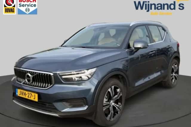 Volvo XC40 (2022) thumbnail 4