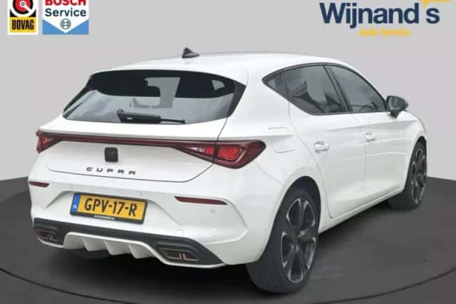 CUPRA Leon (2021) thumbnail 4