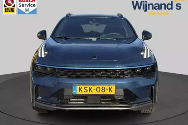 Lynk & Co 01 (2023) thumbnail 2
