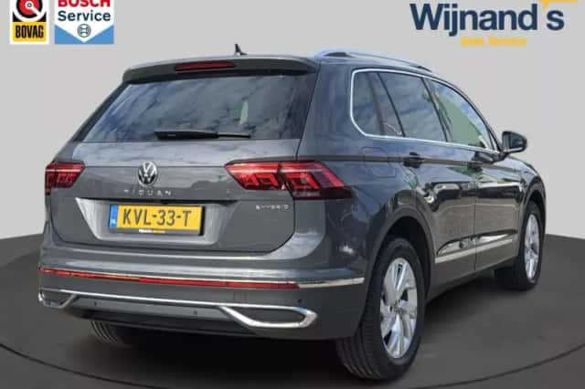 Volkswagen Tiguan (2022) thumbnail 4