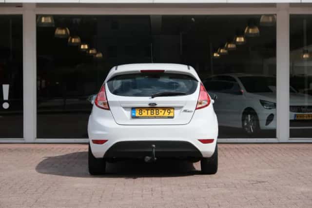Ford Fiesta (2014) thumbnail 5