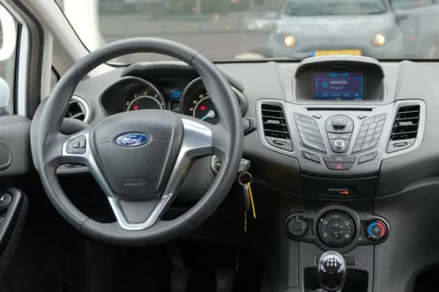 Ford Fiesta (2014) thumbnail 6