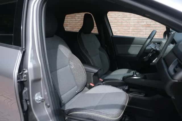 Renault Captur (2026) thumbnail 6