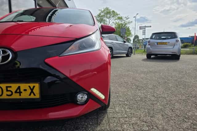 Toyota Aygo (2015) thumbnail 3