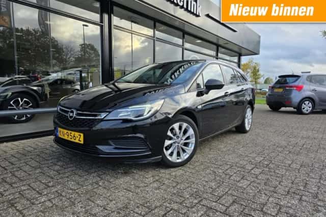 Opel Astra (2016) thumbnail 1