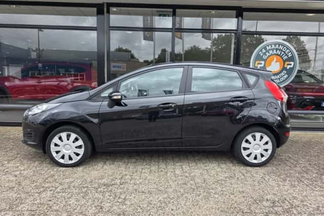 Ford Fiesta (2013) thumbnail 3