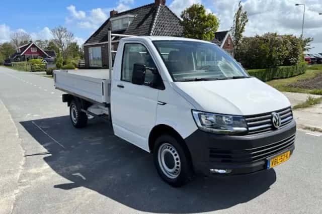 Volkswagen Transporter (2019) thumbnail 3