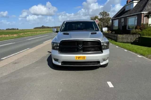 Dodge RAM (2011) thumbnail 2