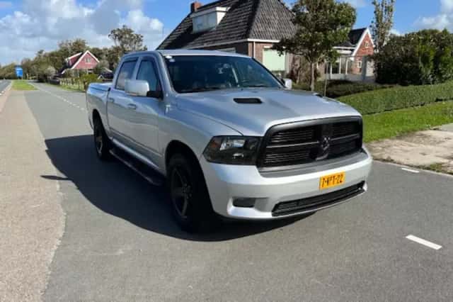 Dodge RAM (2011) thumbnail 3